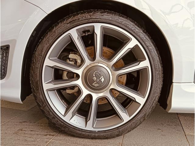 アバルト595C ツーリズモ 電動オープントップ ブラックレザーシート 純正17アルミ パドルシフト キセノンヘッドライト(42枚目)