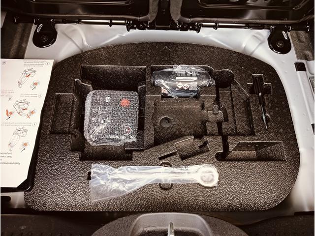 アバルト595C ツーリズモ 電動オープントップ ブラックレザーシート 純正17アルミ パドルシフト キセノンヘッドライト(45枚目)