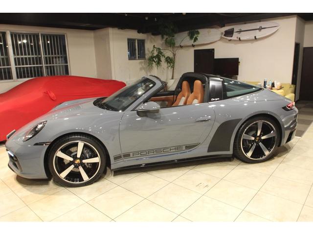 ９１１ ９１１タルガ４　ＰＤＫ　Ｄ車　左Ｈ　ヘリテージデザインクラシックパッケージ　ＨＤＤナビ　ディスプレイオーディオ　全方位カメラ　スマートキー　衝突軽減ブレーキ　クリアランスソナー　ＥＴＣ（7枚目）