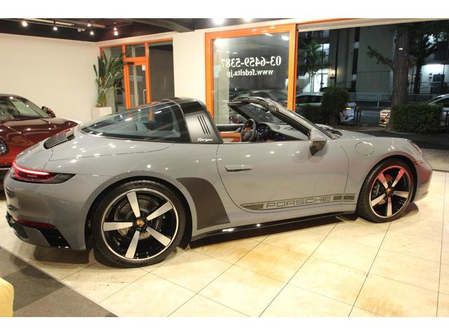 ９１１ ９１１タルガ４　ＰＤＫ　Ｄ車　左Ｈ　ヘリテージデザインクラシックパッケージ　ＨＤＤナビ　ディスプレイオーディオ　全方位カメラ　スマートキー　衝突軽減ブレーキ　クリアランスソナー　ＥＴＣ（8枚目）