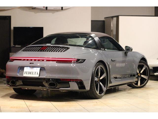 ９１１ ９１１タルガ４　ＰＤＫ　Ｄ車　左Ｈ　ヘリテージデザインクラシックパッケージ　ＨＤＤナビ　ディスプレイオーディオ　全方位カメラ　スマートキー　衝突軽減ブレーキ　クリアランスソナー　ＥＴＣ（9枚目）