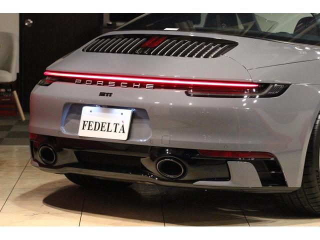 ９１１ ９１１タルガ４　ＰＤＫ　Ｄ車　左Ｈ　ヘリテージデザインクラシックパッケージ　ＨＤＤナビ　ディスプレイオーディオ　全方位カメラ　スマートキー　衝突軽減ブレーキ　クリアランスソナー　ＥＴＣ（10枚目）
