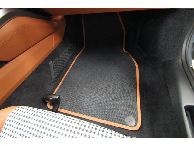 ９１１ ９１１タルガ４　ＰＤＫ　Ｄ車　左Ｈ　ヘリテージデザインクラシックパッケージ　ＨＤＤナビ　ディスプレイオーディオ　全方位カメラ　スマートキー　衝突軽減ブレーキ　クリアランスソナー　ＥＴＣ（31枚目）