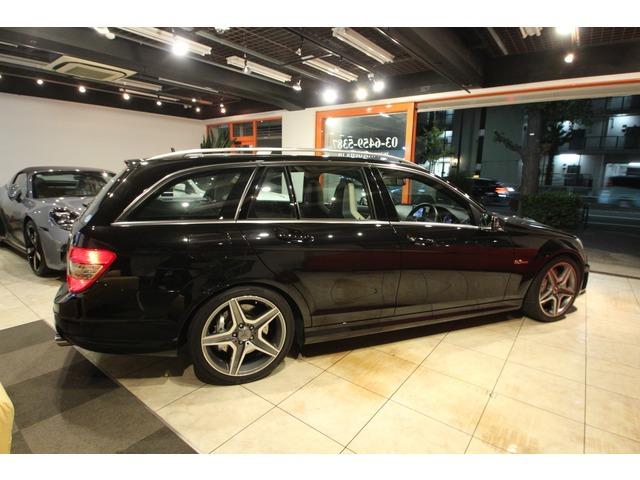 Ｃクラスステーションワゴン Ｃ６３　ＡＭＧ　ステーションワゴン　ディ－ラ－車　屋内保管車　ベ－ジュ革シ－ト　６．２Ｌ　Ｖ８エンジン　純正カ－ボンドアミラ－　禁煙車　ルーフレール　ＨＤＤナビ　フルセグＴＶ　バックカメラ　衝突軽減ブレーキ　クリアランスソナー（9枚目）