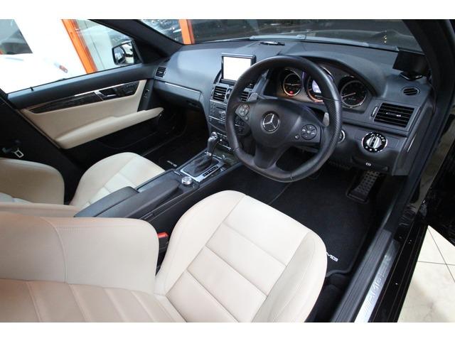 Ｃクラスステーションワゴン Ｃ６３　ＡＭＧ　ステーションワゴン　ディ－ラ－車　屋内保管車　ベ－ジュ革シ－ト　６．２Ｌ　Ｖ８エンジン　純正カ－ボンドアミラ－　禁煙車　ルーフレール　ＨＤＤナビ　フルセグＴＶ　バックカメラ　衝突軽減ブレーキ　クリアランスソナー（19枚目）
