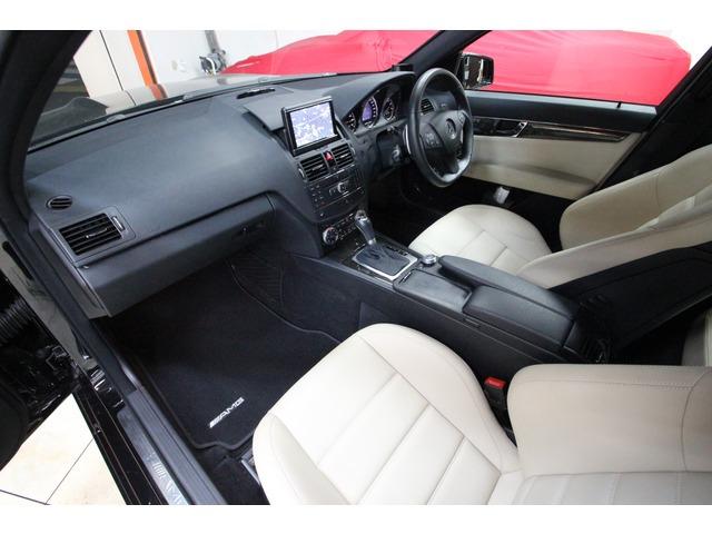 Ｃクラスステーションワゴン Ｃ６３　ＡＭＧ　ステーションワゴン　ディ－ラ－車　屋内保管車　ベ－ジュ革シ－ト　６．２Ｌ　Ｖ８エンジン　純正カ－ボンドアミラ－　禁煙車　ルーフレール　ＨＤＤナビ　フルセグＴＶ　バックカメラ　衝突軽減ブレーキ　クリアランスソナー（22枚目）