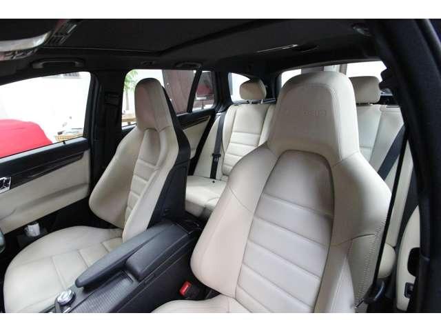 Ｃクラスステーションワゴン Ｃ６３　ＡＭＧ　ステーションワゴン　ディ－ラ－車　屋内保管車　ベ－ジュ革シ－ト　６．２Ｌ　Ｖ８エンジン　純正カ－ボンドアミラ－　禁煙車　ルーフレール　ＨＤＤナビ　フルセグＴＶ　バックカメラ　衝突軽減ブレーキ　クリアランスソナー（24枚目）