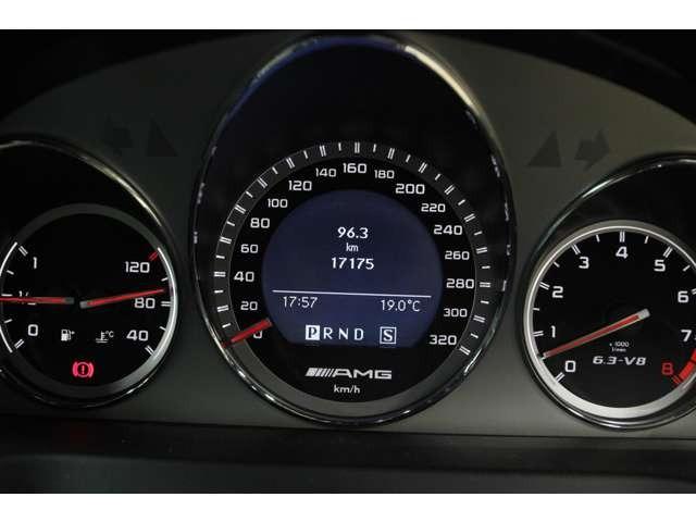 Ｃクラスステーションワゴン Ｃ６３　ＡＭＧ　ステーションワゴン　ディ－ラ－車　屋内保管車　ベ－ジュ革シ－ト　６．２Ｌ　Ｖ８エンジン　純正カ－ボンドアミラ－　禁煙車　ルーフレール　ＨＤＤナビ　フルセグＴＶ　バックカメラ　衝突軽減ブレーキ　クリアランスソナー（28枚目）