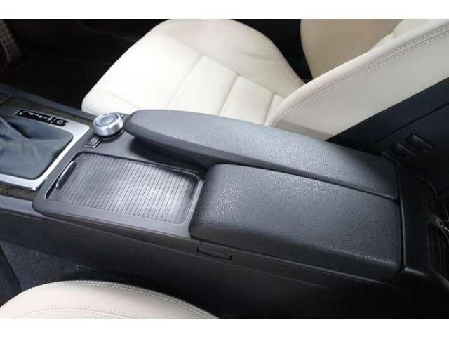 Ｃクラスステーションワゴン Ｃ６３　ＡＭＧ　ステーションワゴン　ディ－ラ－車　屋内保管車　ベ－ジュ革シ－ト　６．２Ｌ　Ｖ８エンジン　純正カ－ボンドアミラ－　禁煙車　ルーフレール　ＨＤＤナビ　フルセグＴＶ　バックカメラ　衝突軽減ブレーキ　クリアランスソナー（32枚目）