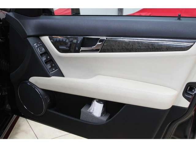 Ｃクラスステーションワゴン Ｃ６３　ＡＭＧ　ステーションワゴン　ディ－ラ－車　屋内保管車　ベ－ジュ革シ－ト　６．２Ｌ　Ｖ８エンジン　純正カ－ボンドアミラ－　禁煙車　ルーフレール　ＨＤＤナビ　フルセグＴＶ　バックカメラ　衝突軽減ブレーキ　クリアランスソナー（33枚目）