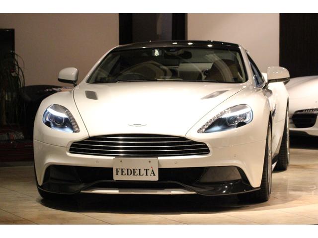 ヴァンキッシュ 　タッチトロニック２　Ｄ車　右Ｈ　２＋２シ－ト　４人乗　キルティングシ－ト　バング＆オルフセン　カ－ボンパネル　Ｏｎｅ－７７ステアリング（4枚目）