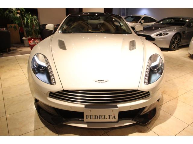 ヴァンキッシュ 　タッチトロニック２　Ｄ車　右Ｈ　２＋２シ－ト　４人乗　キルティングシ－ト　バング＆オルフセン　カ－ボンパネル　Ｏｎｅ－７７ステアリング（8枚目）