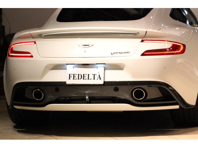 ヴァンキッシュ 　タッチトロニック２　Ｄ車　右Ｈ　２＋２シ－ト　４人乗　キルティングシ－ト　バング＆オルフセン　カ－ボンパネル　Ｏｎｅ－７７ステアリング（11枚目）