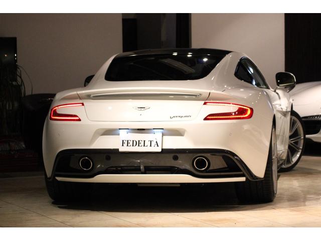 ヴァンキッシュ 　タッチトロニック２　Ｄ車　右Ｈ　２＋２シ－ト　４人乗　キルティングシ－ト　バング＆オルフセン　カ－ボンパネル　Ｏｎｅ－７７ステアリング（13枚目）