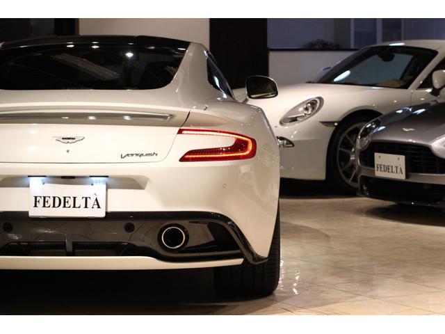 ヴァンキッシュ 　タッチトロニック２　Ｄ車　右Ｈ　２＋２シ－ト　４人乗　キルティングシ－ト　バング＆オルフセン　カ－ボンパネル　Ｏｎｅ－７７ステアリング（15枚目）