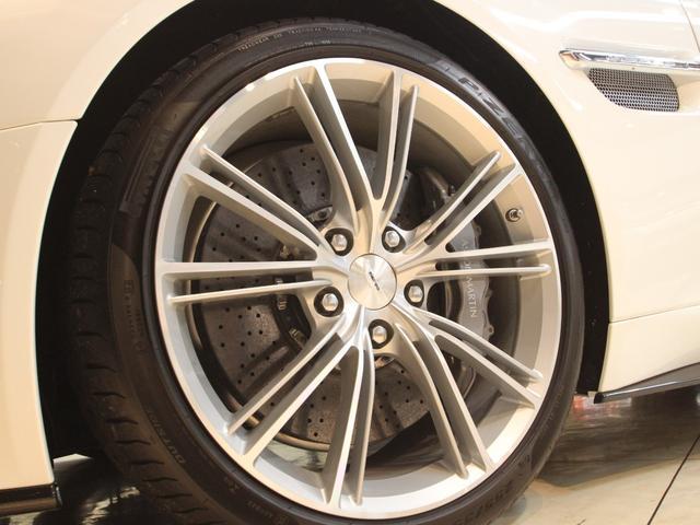 ヴァンキッシュ 　タッチトロニック２　Ｄ車　右Ｈ　２＋２シ－ト　４人乗　キルティングシ－ト　バング＆オルフセン　カ－ボンパネル　Ｏｎｅ－７７ステアリング（24枚目）