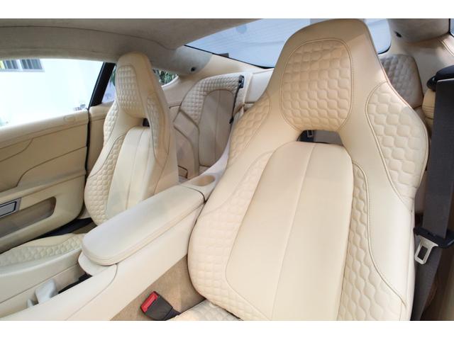 ヴァンキッシュ 　タッチトロニック２　Ｄ車　右Ｈ　２＋２シ－ト　４人乗　キルティングシ－ト　バング＆オルフセン　カ－ボンパネル　Ｏｎｅ－７７ステアリング（28枚目）