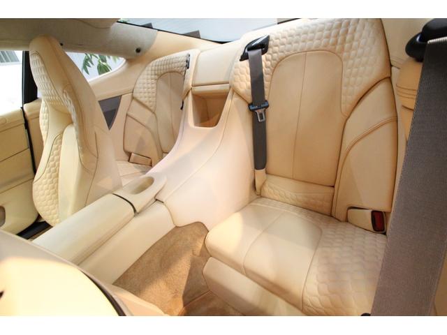 ヴァンキッシュ 　タッチトロニック２　Ｄ車　右Ｈ　２＋２シ－ト　４人乗　キルティングシ－ト　バング＆オルフセン　カ－ボンパネル　Ｏｎｅ－７７ステアリング（29枚目）