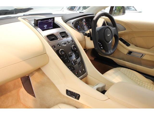 ヴァンキッシュ 　タッチトロニック２　Ｄ車　右Ｈ　２＋２シ－ト　４人乗　キルティングシ－ト　バング＆オルフセン　カ－ボンパネル　Ｏｎｅ－７７ステアリング（32枚目）