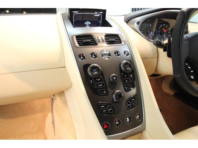 ヴァンキッシュ 　タッチトロニック２　Ｄ車　右Ｈ　２＋２シ－ト　４人乗　キルティングシ－ト　バング＆オルフセン　カ－ボンパネル　Ｏｎｅ－７７ステアリング（33枚目）