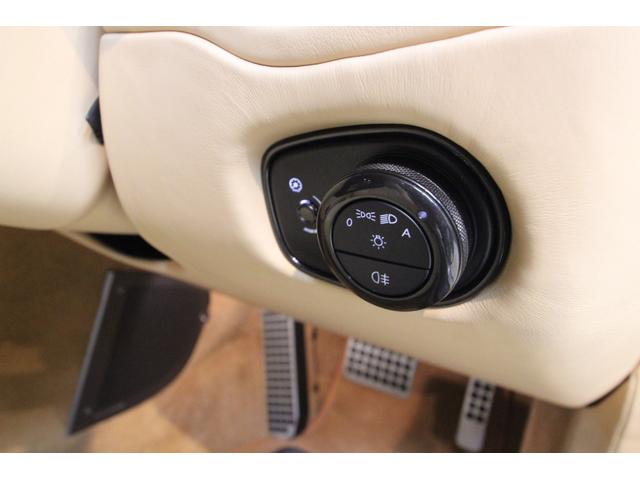 ヴァンキッシュ 　タッチトロニック２　Ｄ車　右Ｈ　２＋２シ－ト　４人乗　キルティングシ－ト　バング＆オルフセン　カ－ボンパネル　Ｏｎｅ－７７ステアリング（43枚目）