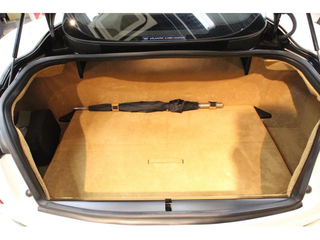 ヴァンキッシュ 　タッチトロニック２　Ｄ車　右Ｈ　２＋２シ－ト　４人乗　キルティングシ－ト　バング＆オルフセン　カ－ボンパネル　Ｏｎｅ－７７ステアリング（49枚目）