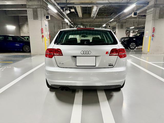 A3 スポーツバック1.8TFSI OP17インチアロイホイール ヒルホールドアシスト 7速Sトロニック HDDナビゲーションシステム Bカメラ マルチファンクションステアリング ETC 取説記録簿 スペアキー LEDナンバーランプ!(3枚目)