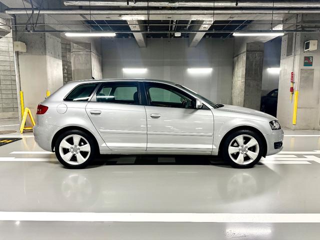 A3 スポーツバック1.8TFSI OP17インチアロイホイール ヒルホールドアシスト 7速Sトロニック HDDナビゲーションシステム Bカメラ マルチファンクションステアリング ETC 取説記録簿 スペアキー LEDナンバーランプ!(4枚目)