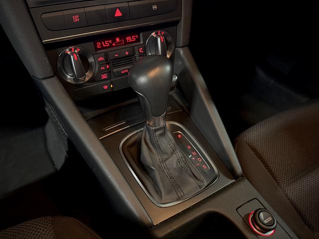 A3 スポーツバック1.8TFSI OP17インチアロイホイール ヒルホールドアシスト 7速Sトロニック HDDナビゲーションシステム Bカメラ マルチファンクションステアリング ETC 取説記録簿 スペアキー LEDナンバーランプ!(11枚目)