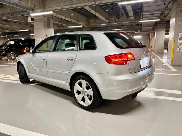 A3 スポーツバック1.8TFSI OP17インチアロイホイール ヒルホールドアシスト 7速Sトロニック HDDナビゲーションシステム Bカメラ マルチファンクションステアリング ETC 取説記録簿 スペアキー LEDナンバーランプ!(23枚目)