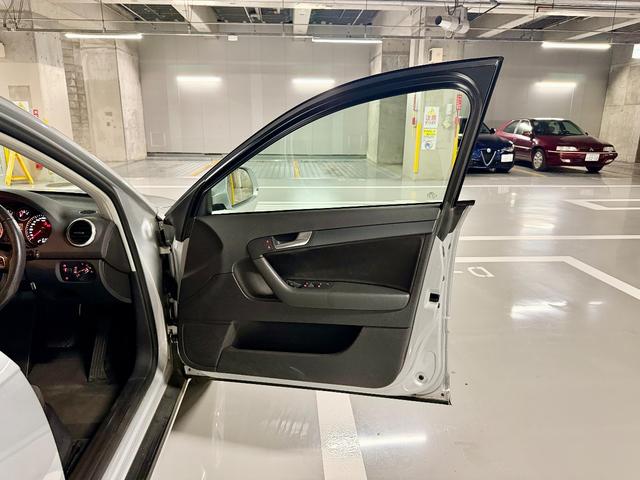 A3 スポーツバック1.8TFSI OP17インチアロイホイール ヒルホールドアシスト 7速Sトロニック HDDナビゲーションシステム Bカメラ マルチファンクションステアリング ETC 取説記録簿 スペアキー LEDナンバーランプ!(35枚目)