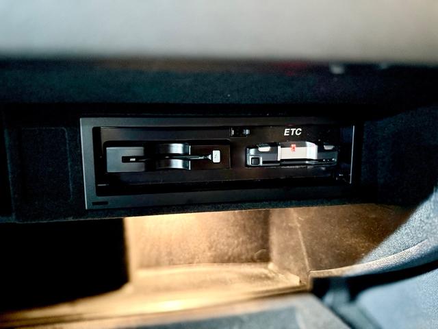 A3 スポーツバック1.8TFSI OP17インチアロイホイール ヒルホールドアシスト 7速Sトロニック HDDナビゲーションシステム Bカメラ マルチファンクションステアリング ETC 取説記録簿 スペアキー LEDナンバーランプ!(39枚目)