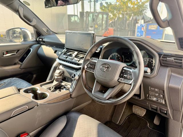 ランドクルーザー ZX モデリスタエアロ ヒッチメンバー ルーフレール 空気圧警報システム JBLサウンドSDナビシステム バックモニター リアモニタークールボックス 前後ドラレコ 大型サイドバイザー(16枚目)