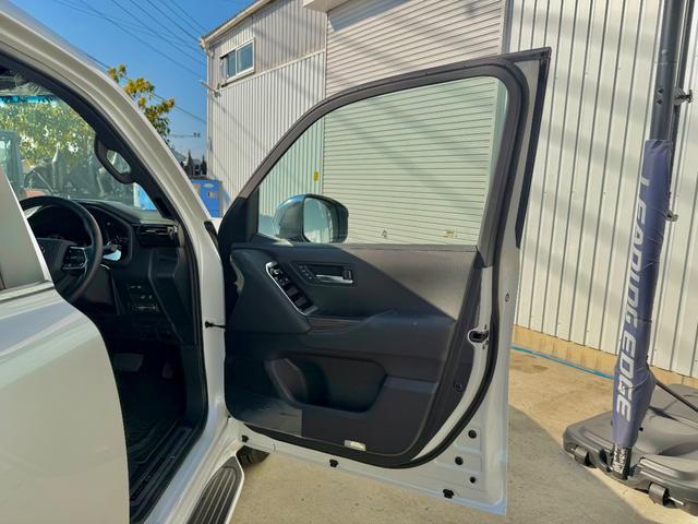 ランドクルーザー ZX モデリスタエアロ ヒッチメンバー ルーフレール 空気圧警報システム JBLサウンドSDナビシステム バックモニター リアモニタークールボックス 前後ドラレコ 大型サイドバイザー(25枚目)