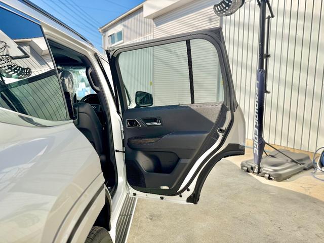 ランドクルーザー ZX モデリスタエアロ ヒッチメンバー ルーフレール 空気圧警報システム JBLサウンドSDナビシステム バックモニター リアモニタークールボックス 前後ドラレコ 大型サイドバイザー(26枚目)