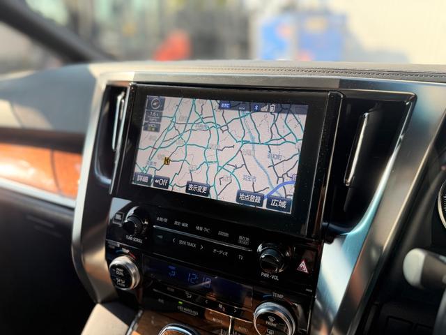 ヴェルファイアハイブリッド エグゼクティブラウンジ　ハイブリッド４ＷＤ　ＴＲＤフロントスポイラー　ヒッチメンバー　Ｗサンルーフ　ＪＢＬサウンド　地デジチューナー　ステアリングヒーター　屋内保管　ワンオーナー車　ＤＵＮＬＯＰタイヤ交換済（10枚目）