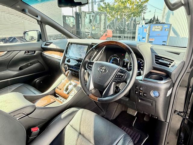 ヴェルファイアハイブリッド エグゼクティブラウンジ　ハイブリッド４ＷＤ　ＴＲＤフロントスポイラー　ヒッチメンバー　Ｗサンルーフ　ＪＢＬサウンド　地デジチューナー　ステアリングヒーター　屋内保管　ワンオーナー車　ＤＵＮＬＯＰタイヤ交換済（16枚目）