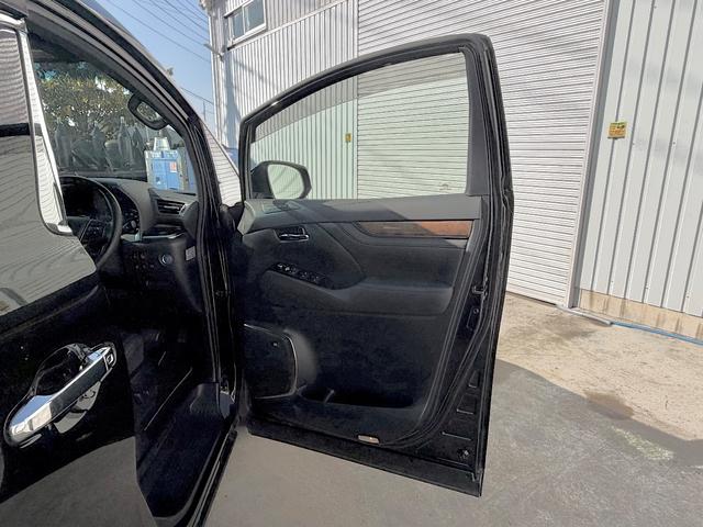 ヴェルファイアハイブリッド エグゼクティブラウンジ　ハイブリッド４ＷＤ　ＴＲＤフロントスポイラー　ヒッチメンバー　Ｗサンルーフ　ＪＢＬサウンド　地デジチューナー　ステアリングヒーター　屋内保管　ワンオーナー車　ＤＵＮＬＯＰタイヤ交換済（29枚目）