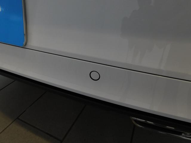 Ｔ－ロック ＴＤＩ　Ｒライン　ブラックスタイル　新車保証　特別仕様車　純正ナビ　バックカメラ　Ｂｌｕｅｔｏｏｔｈ接続　ｃａｒｐｌａｙ搭載　オンライン機能　ＥＴＣ２．０　サイドブレーキ　自動追従機能ＡＣＣ（16枚目）
