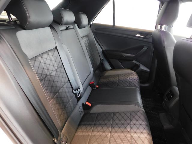 Ｔ－ロック ＴＤＩ　Ｒライン　ブラックスタイル　新車保証　特別仕様車　純正ナビ　バックカメラ　Ｂｌｕｅｔｏｏｔｈ接続　ｃａｒｐｌａｙ搭載　オンライン機能　ＥＴＣ２．０　サイドブレーキ　自動追従機能ＡＣＣ（21枚目）