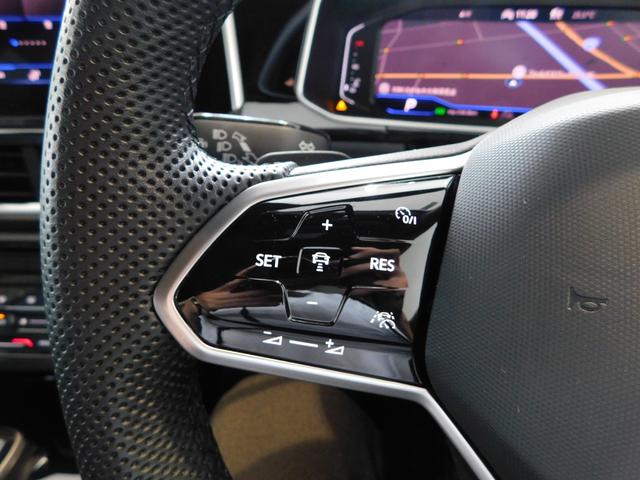 Ｔ－ロック ＴＤＩ　Ｒライン　ブラックスタイル　新車保証　特別仕様車　純正ナビ　バックカメラ　Ｂｌｕｅｔｏｏｔｈ接続　ｃａｒｐｌａｙ搭載　オンライン機能　ＥＴＣ２．０　サイドブレーキ　自動追従機能ＡＣＣ（23枚目）