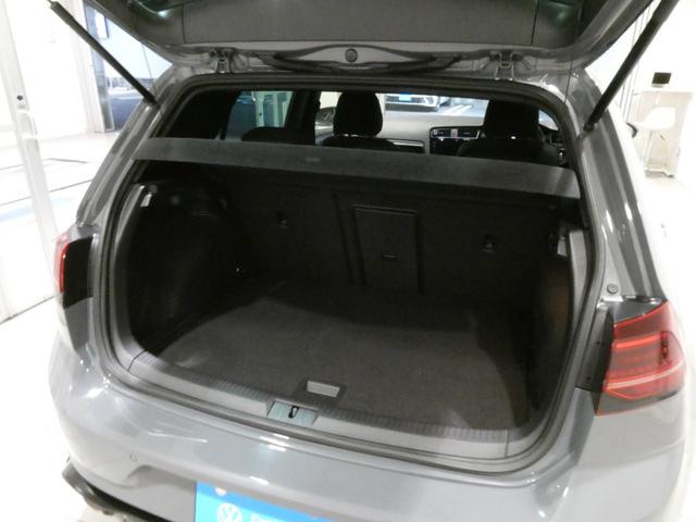 ゴルフＧＴＩ ＴＣＲ　禁煙　Ｂカメ　Ｂｌｕｅｔｏｏｔｈ　ＬＥＤヘッド　ＤＶＤ　フルセグＴＶ　ナビＴＶ　ＡＢＳ　ＥＳＣ　ＥＴＣ２．０　クリアランスソナー　スマートキー　アダプティブクルーズ　オートエアコン　パーキングアシスト（10枚目）