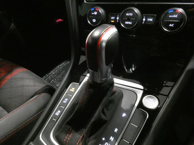 ゴルフＧＴＩ ＴＣＲ　禁煙　Ｂカメ　Ｂｌｕｅｔｏｏｔｈ　ＬＥＤヘッド　ＤＶＤ　フルセグＴＶ　ナビＴＶ　ＡＢＳ　ＥＳＣ　ＥＴＣ２．０　クリアランスソナー　スマートキー　アダプティブクルーズ　オートエアコン　パーキングアシスト（30枚目）