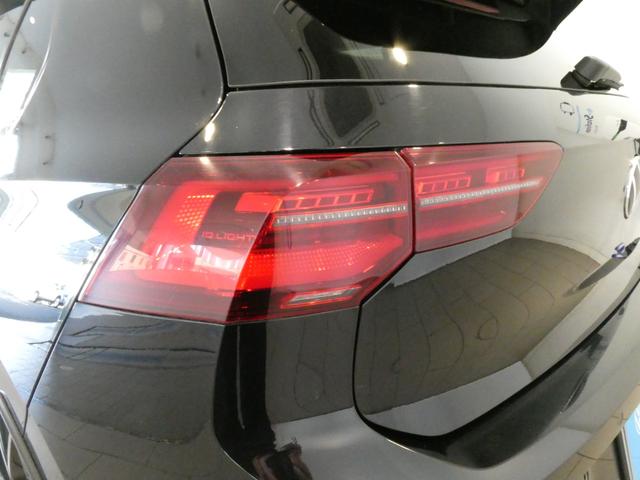 ゴルフＲ ２０イヤーズ　４ＷＤ　ＬＥＤヘッドライト　ワンオーナー　シートヒーター　オートクルーズコントロール　スマートキー　パワーシート　パークアシスト　フルセグＴＶ　衝突被害軽減システム　黒革シート（13枚目）