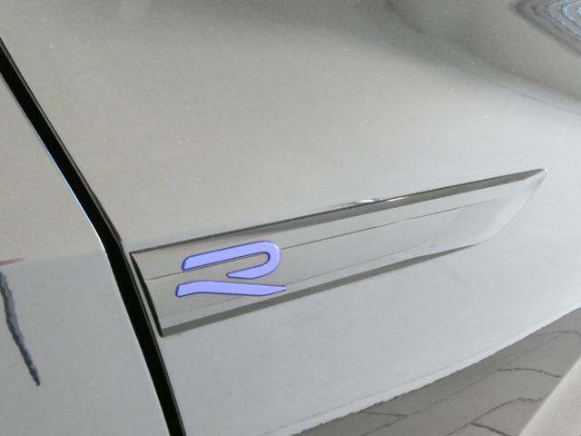 ゴルフＲ ２０イヤーズ　４ＷＤ　ＬＥＤヘッドライト　ワンオーナー　シートヒーター　オートクルーズコントロール　スマートキー　パワーシート　パークアシスト　フルセグＴＶ　衝突被害軽減システム　黒革シート（18枚目）