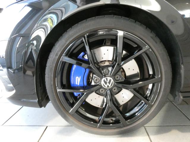 ゴルフＲ ２０イヤーズ　４ＷＤ　ＬＥＤヘッドライト　ワンオーナー　シートヒーター　オートクルーズコントロール　スマートキー　パワーシート　パークアシスト　フルセグＴＶ　衝突被害軽減システム　黒革シート（24枚目）