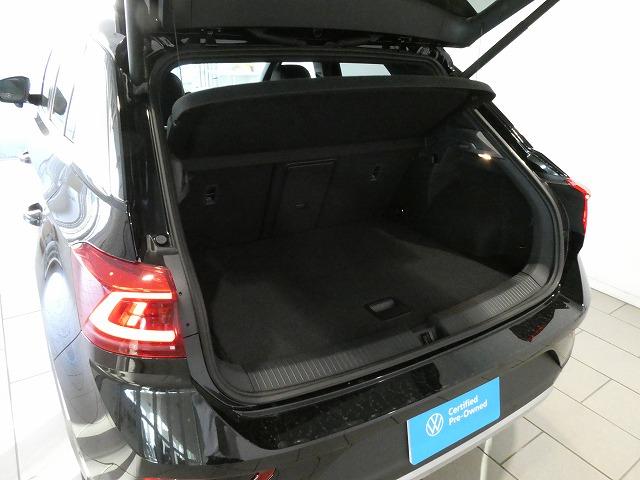 Ｔ－ロック ＴＤＩ　ブラックスタイル　認定中古車　リヤカメラ　ＢＴ　レーダークルーズ　プリクラッシュブレーキ　電動リアゲート　ルーフレール　ＬＫＡ　ナビ　パークアシスト　ＬＥＤ　ＵＳＢ接続　オートライト　電動格納ミラー　禁煙車　キーレス（22枚目）