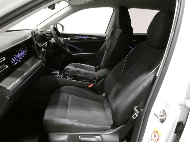 長時間座っても疲れにくいシートを採用しております。