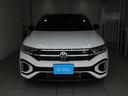 Ｔ－ロック ＴＤＩ　Ｒライン　ブラックスタイル　新車保証　特別仕様車　純正ナビ　バックカメラ　Ｂｌｕｅｔｏｏｔｈ接続　ｃａｒｐｌａｙ搭載　オンライン機能　ＥＴＣ２．０　サイドブレーキ　自動追従機能ＡＣＣ（3枚目）