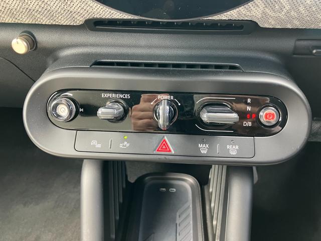ＭＩＮＩ 　認定中古車　トップビューカメラ　シートヒーター　ステアリングホイールヒーティングハーマンカードンスピーカー　アクティブコントロール　２年保証（19枚目）